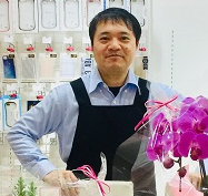 GENIE鳴海なるぱーく店 店長の石濱。